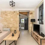 Дом отдыха Myra House *
