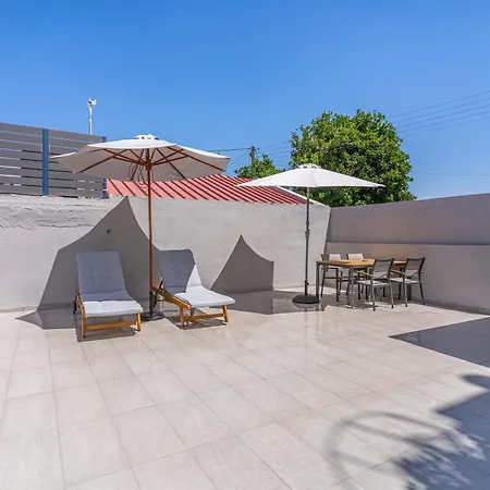 Myra House خانيا