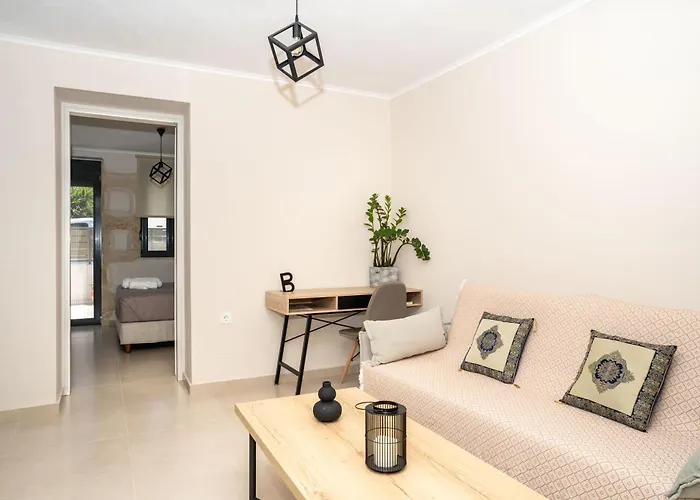 Myra House * La Canea